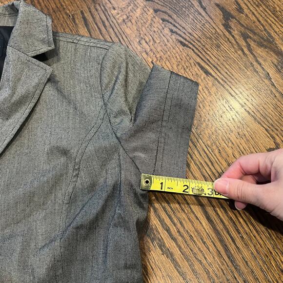 Banana Republic Women's Gray Short Sleeve Blazer Suit Coat - 2 - Picture 12 of 13